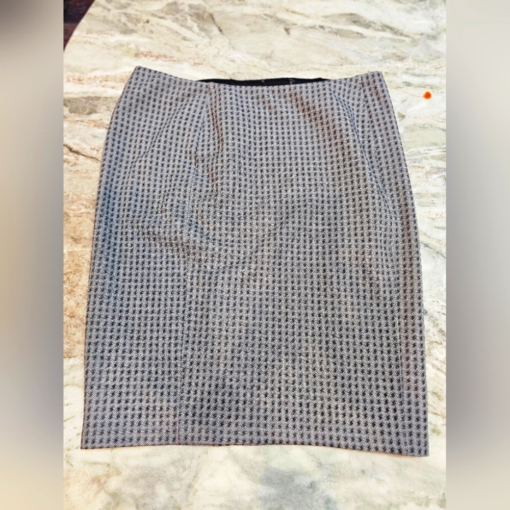 Liverpool Los Angeles geometric pencil skirt, size 10P: